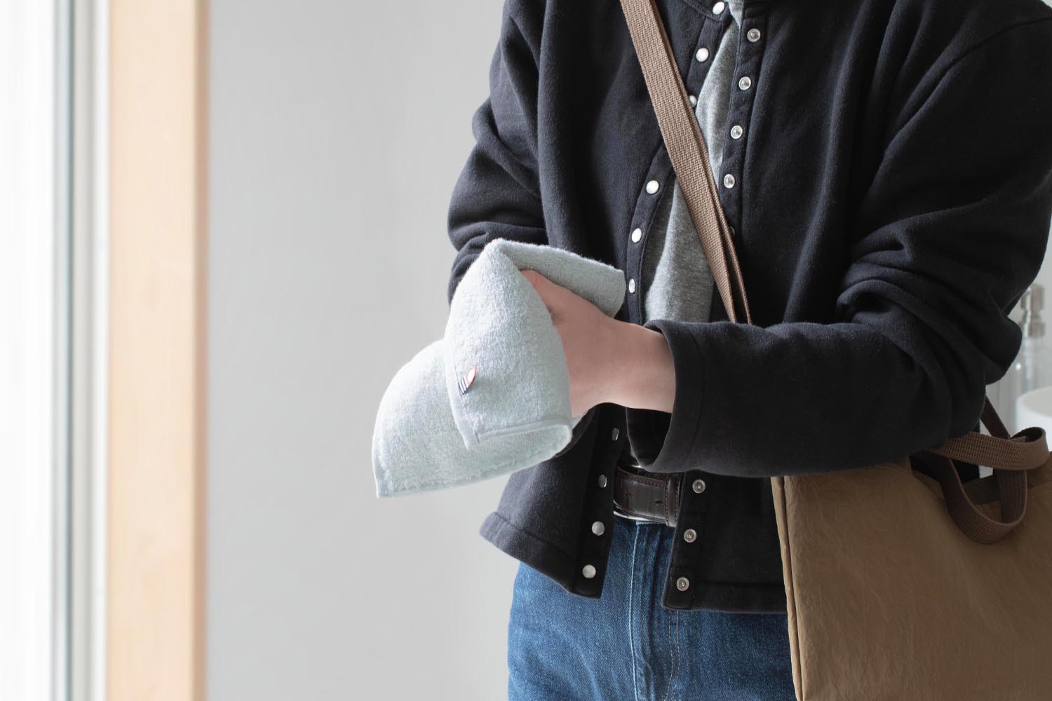 吸水性に優れたハンカチタオルの使用シーン