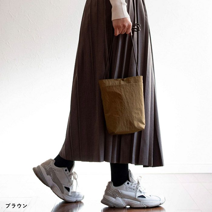 ブラウン